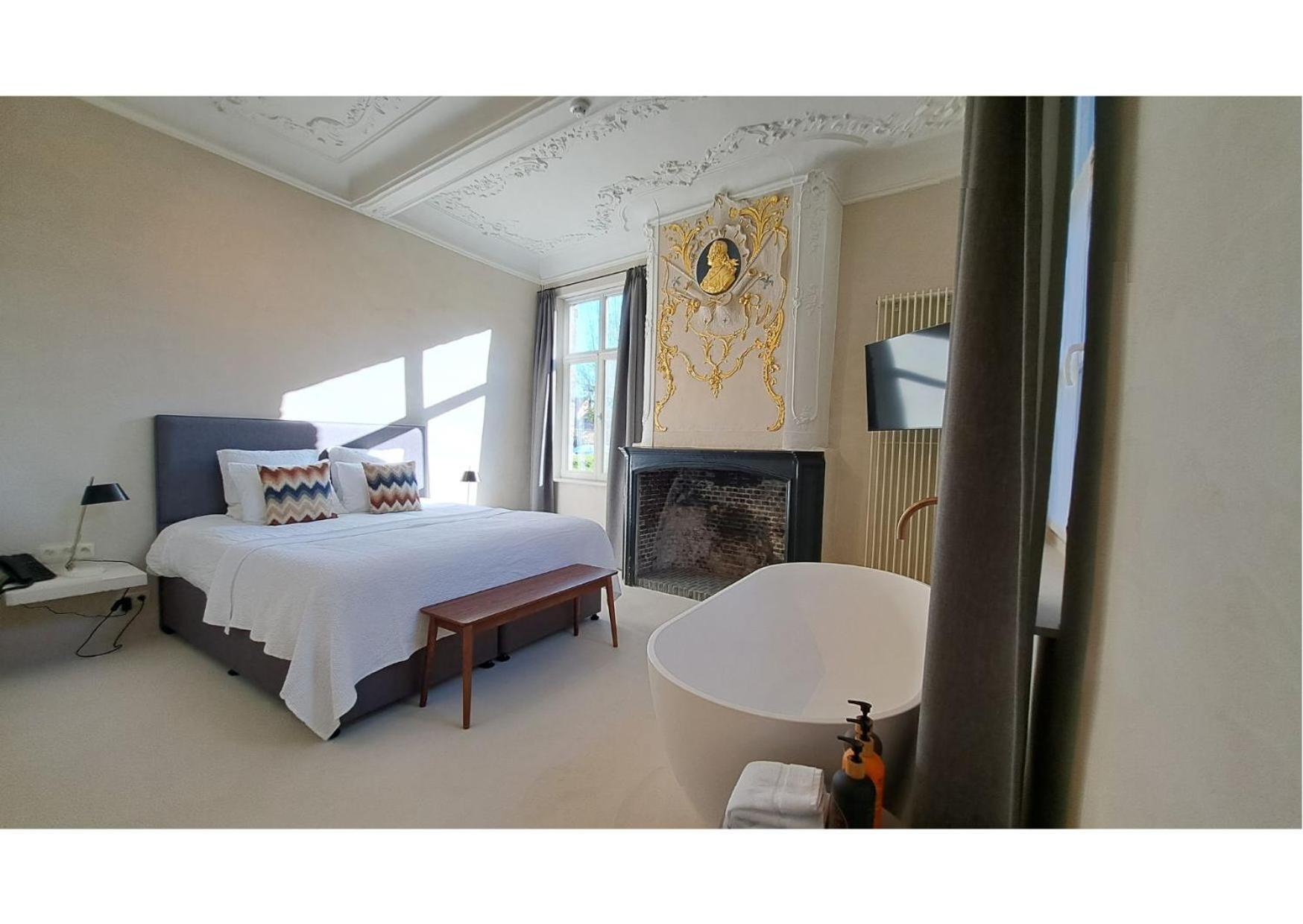 Hotel Montanus Брюж Екстериор снимка